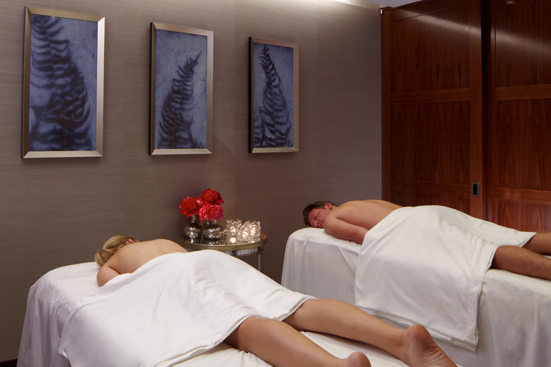 Trump International New York Bagian luar foto Massage therapy