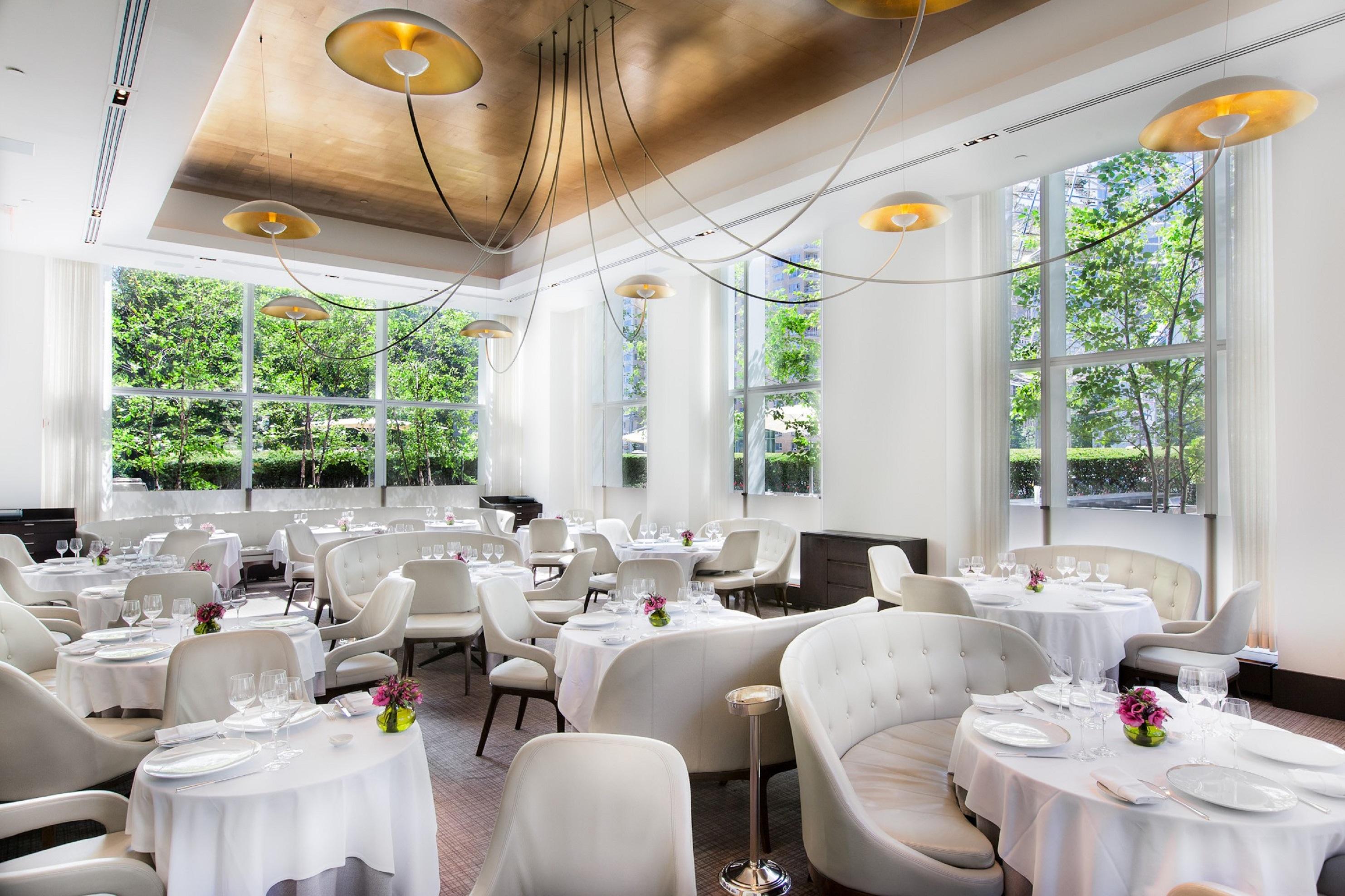 Trump International New York Bagian luar foto The dining room at the restaurant