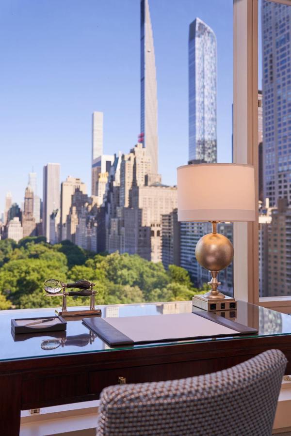 Trump International New York Bagian luar foto View of Central Park from the 15th floor