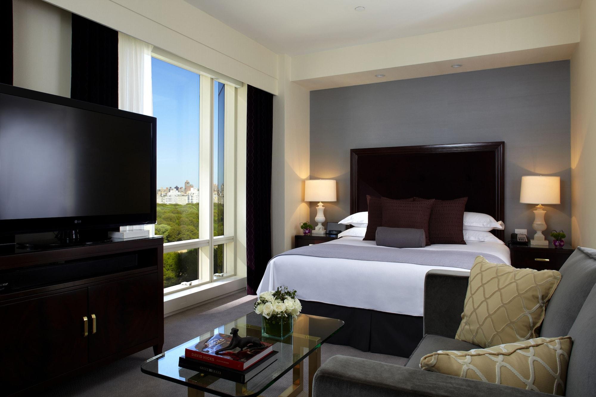 Trump International New York Ruang foto A bedroom at the Mandarin Oriental Washington DC