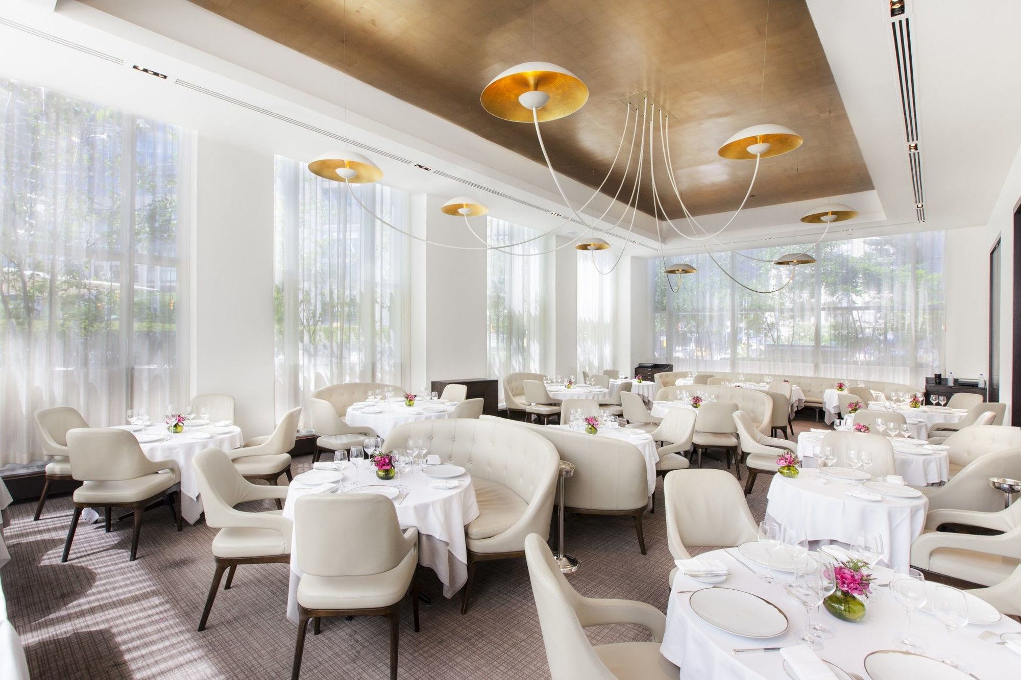 Trump International New York Bagian luar foto The interior of the restaurant
