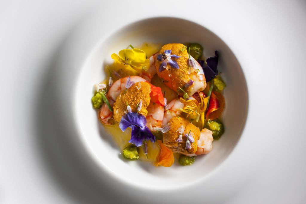 Trump International New York Bagian luar foto A dish from the restaurant