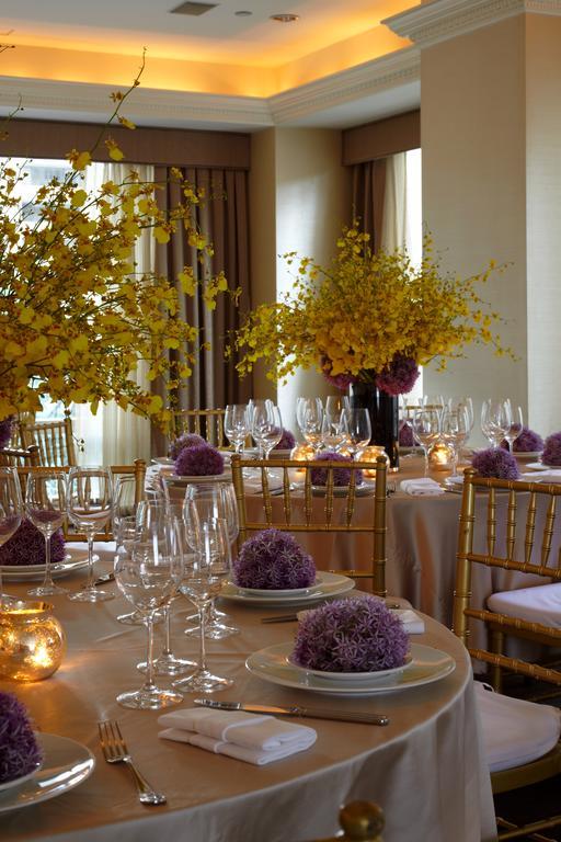 Trump International New York Bagian luar foto A table set for a formal dinner